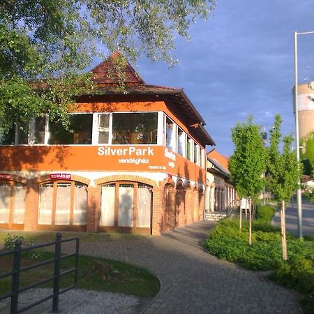 Silver Park Vendégház Hotel Berettyóújfalu Kültér fotó