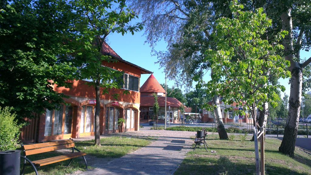 Silver Park Vendégház Hotel Berettyóújfalu Kültér fotó